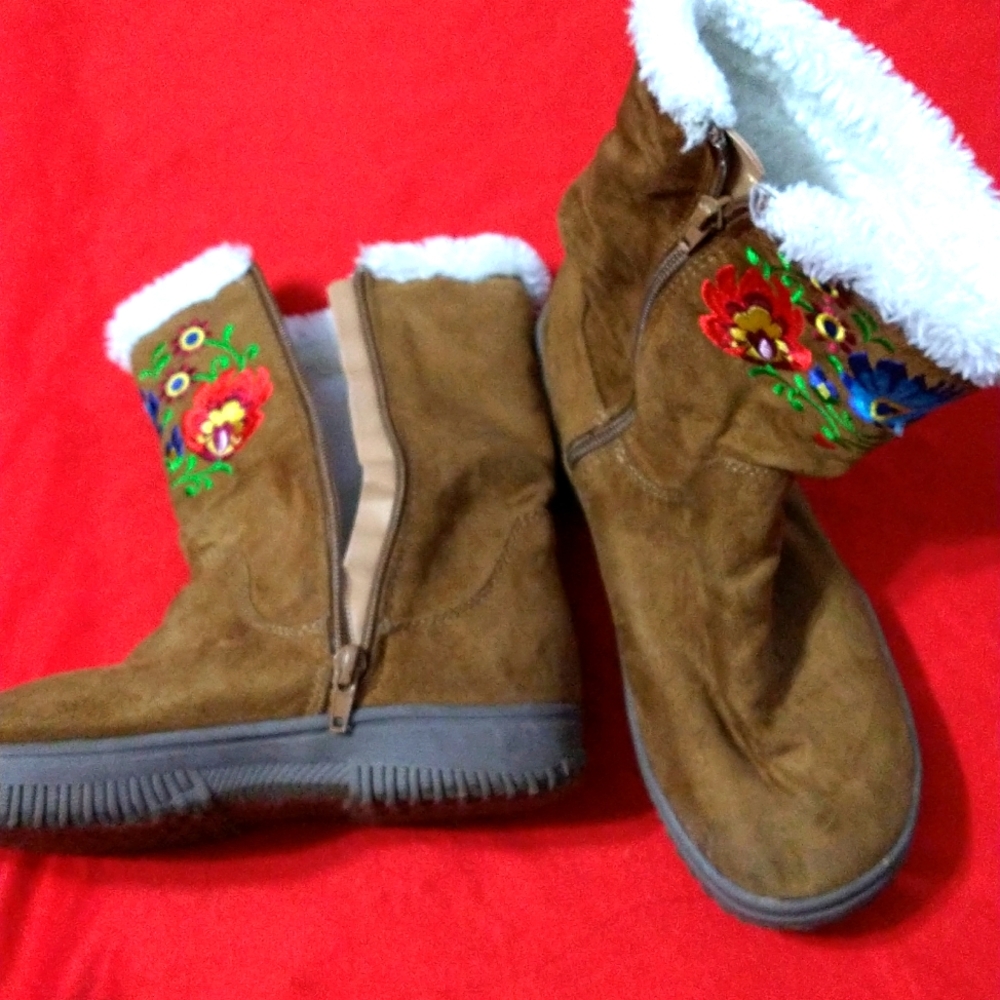 Roebuck and Co. Swede Embroidery Boot